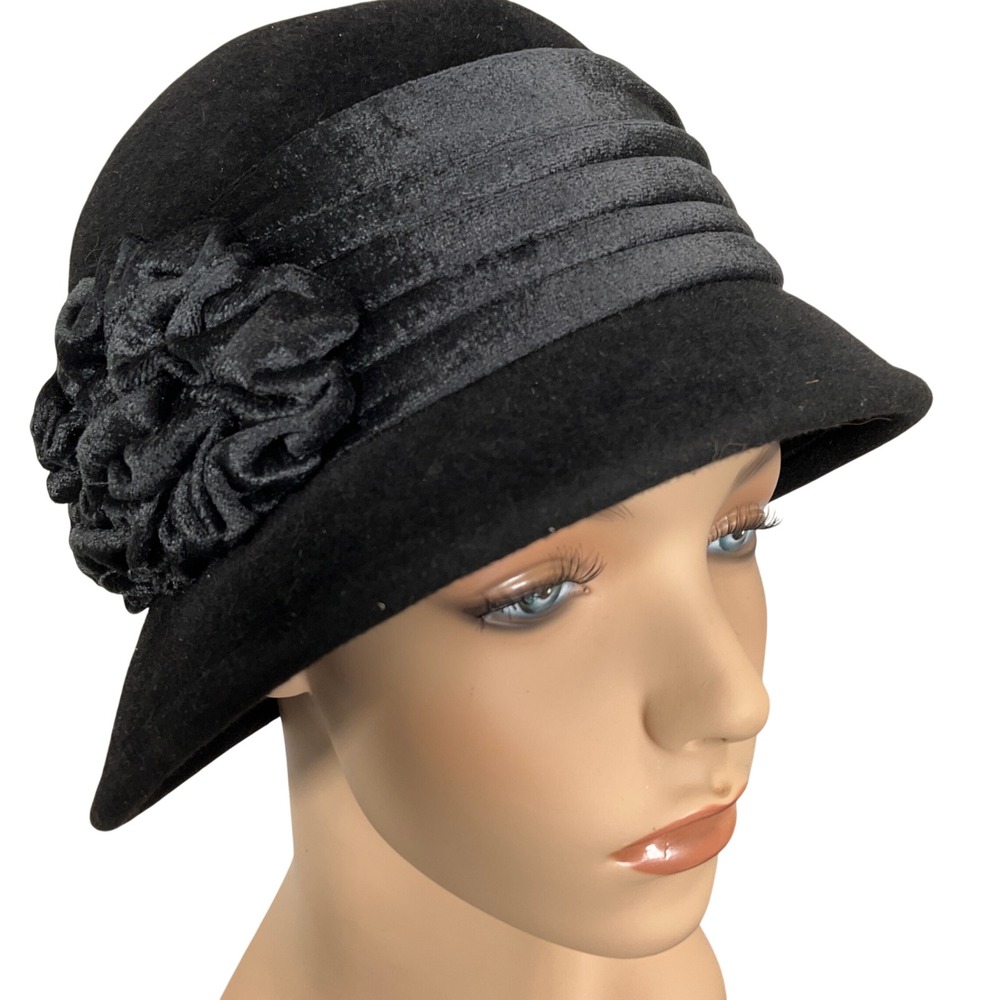 Betmar Plaza Suite Hat Womens OS Black Cloche Rosette 20s Flapper Wool VTG USA